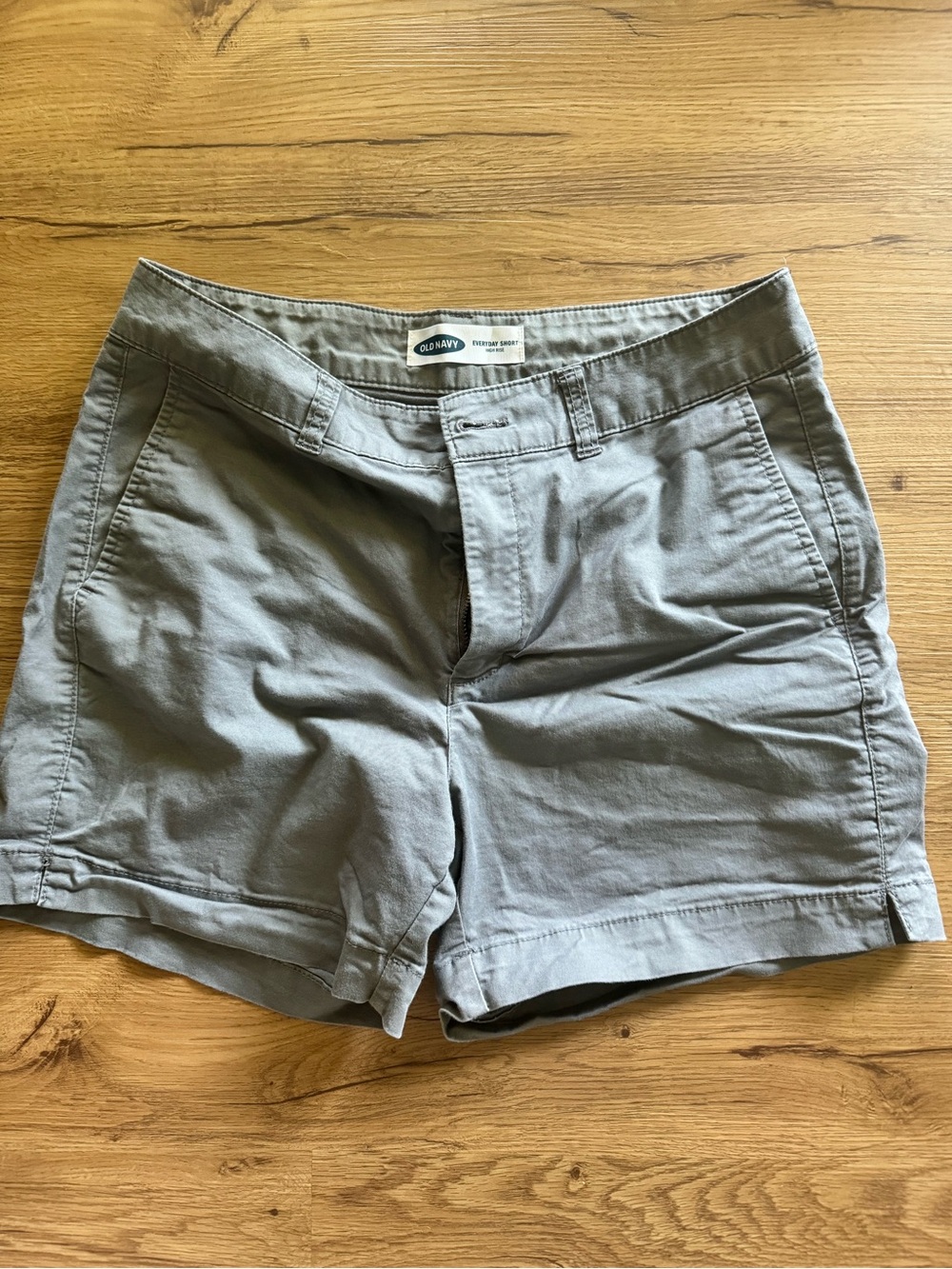 Old Navy Women's Light Gray Cotton Chino Shorts
